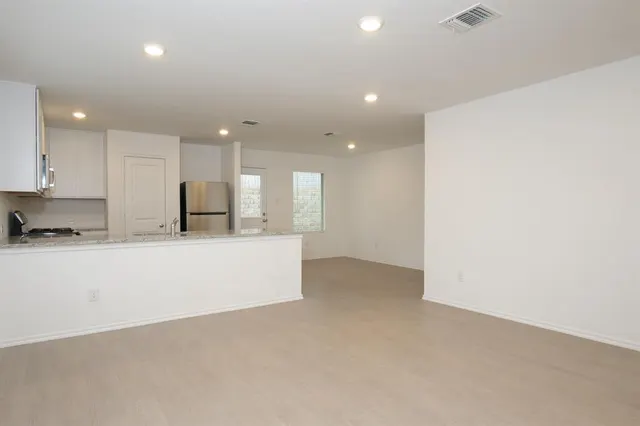 Photo 3 — 9016 SW 20th Street, Mustang, OK 73128