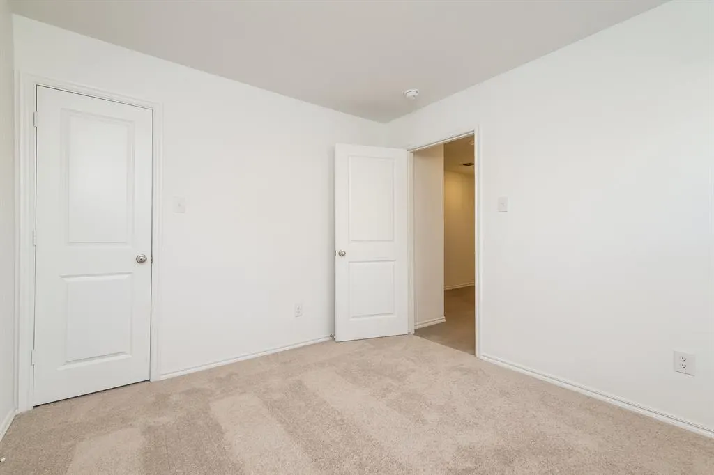Photo 13 — 9008 SW 20th Street, Mustang, OK 73128