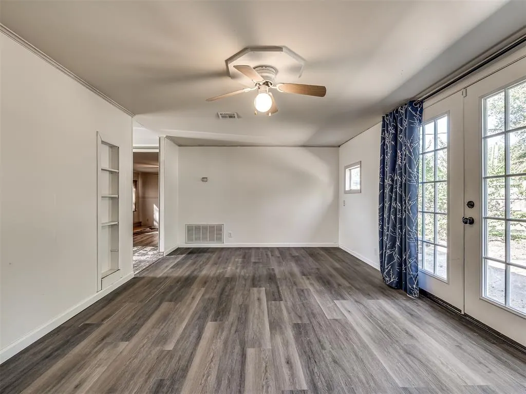 Photo 6 — 1025 W Fox Street, Tahlequah, OK 74464