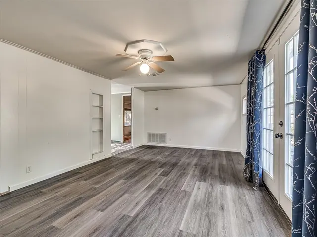 Photo 7 — 1025 W Fox Street, Tahlequah, OK 74464