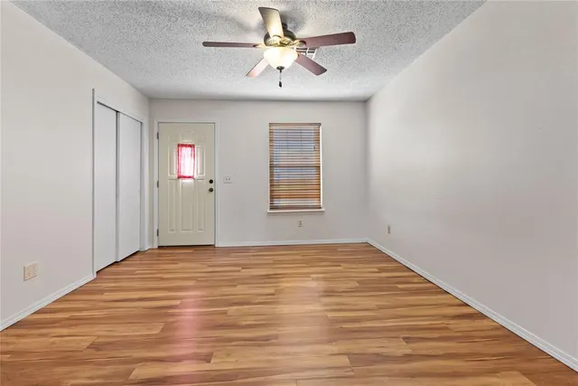 Photo 4 — 631 S 28th Street, Clinton, OK 73601