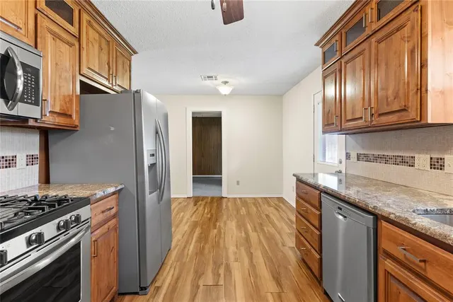 Photo 8 — 631 S 28th Street, Clinton, OK 73601