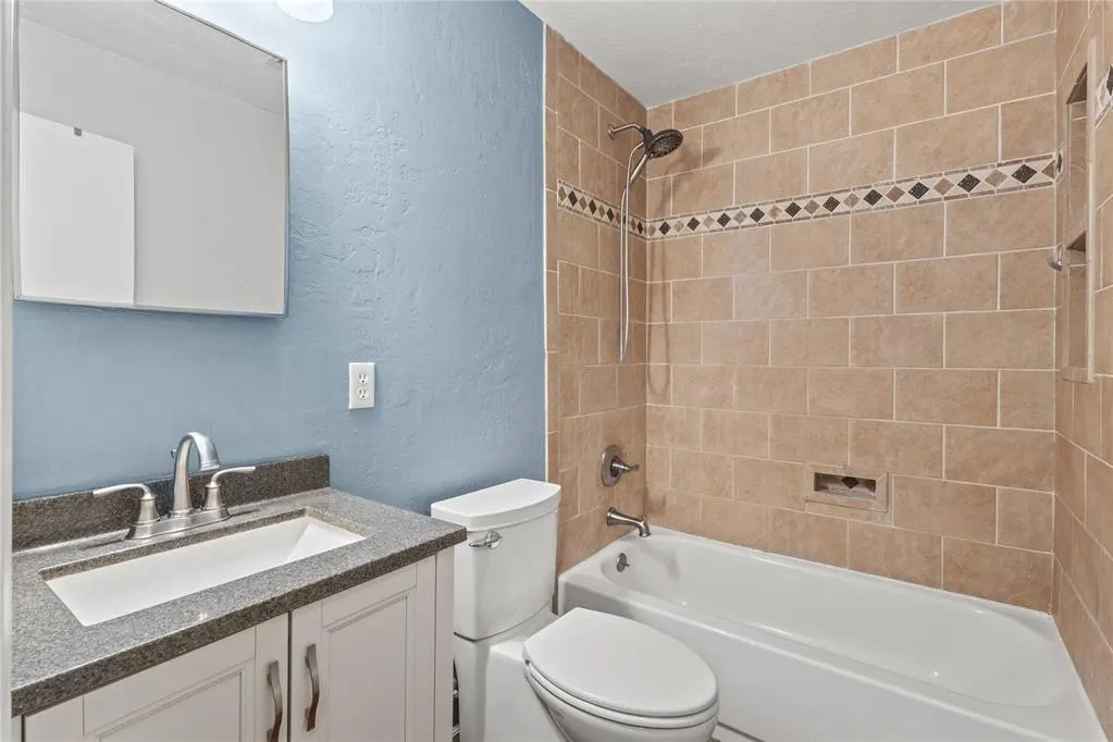 Photo 14 — 631 S 28th Street, Clinton, OK 73601