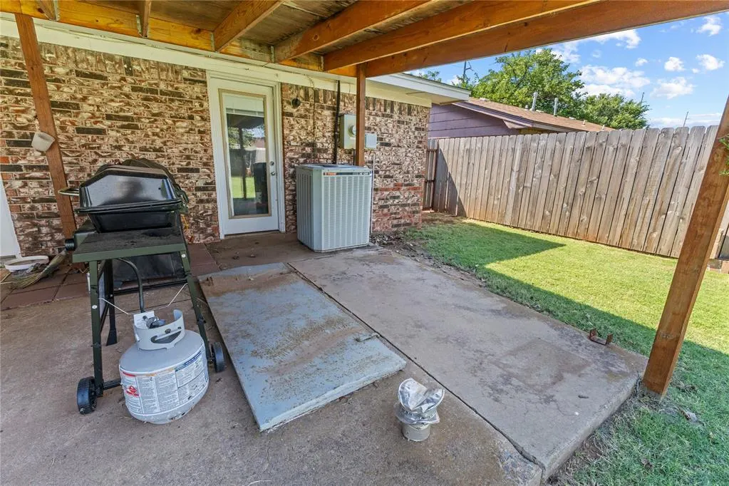 Photo 21 — 631 S 28th Street, Clinton, OK 73601