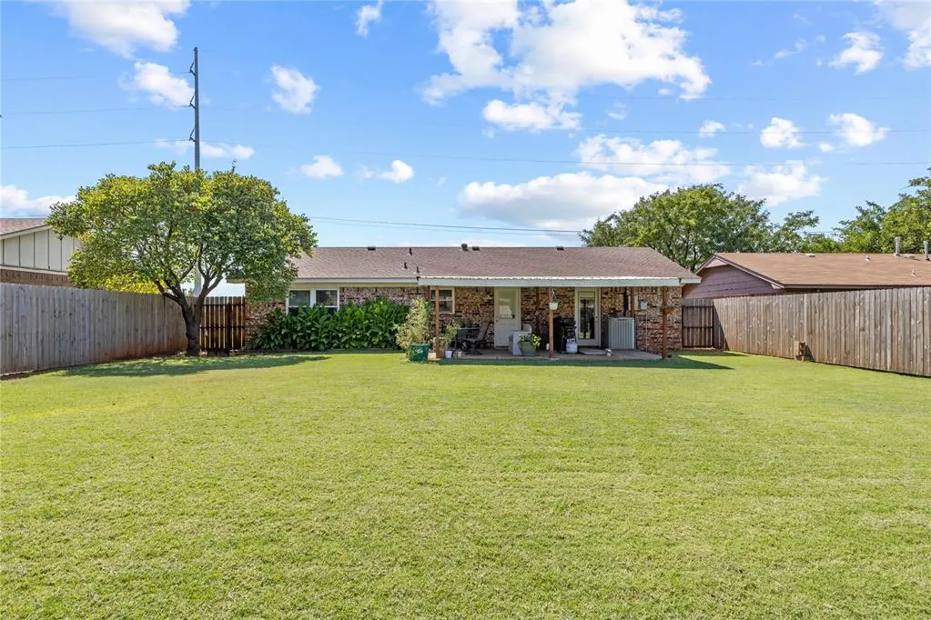 Photo 24 — 631 S 28th Street, Clinton, OK 73601