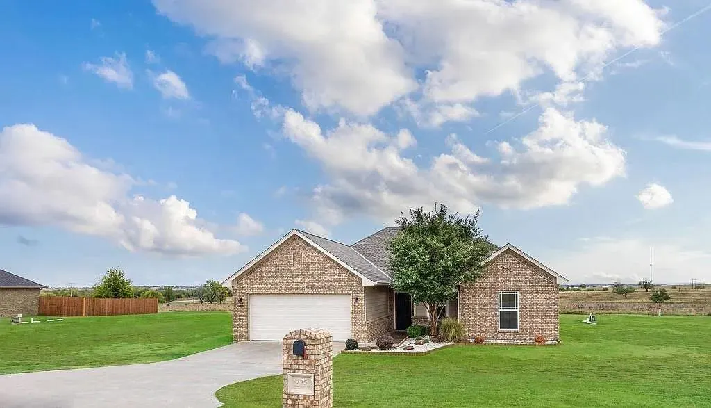 Front exterior — 275 NE Happy Hollow Lane, Elgin, OK 73538