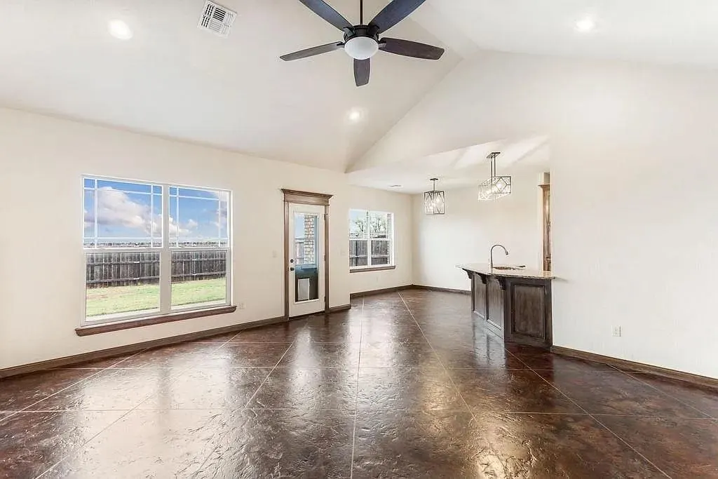 Photo 2 — 275 NE Happy Hollow Lane, Elgin, OK 73538
