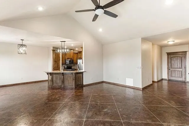 Photo 4 — 275 NE Happy Hollow Lane, Elgin, OK 73538