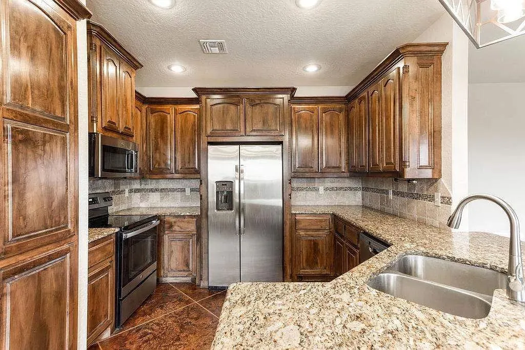 Photo 5 — 275 NE Happy Hollow Lane, Elgin, OK 73538
