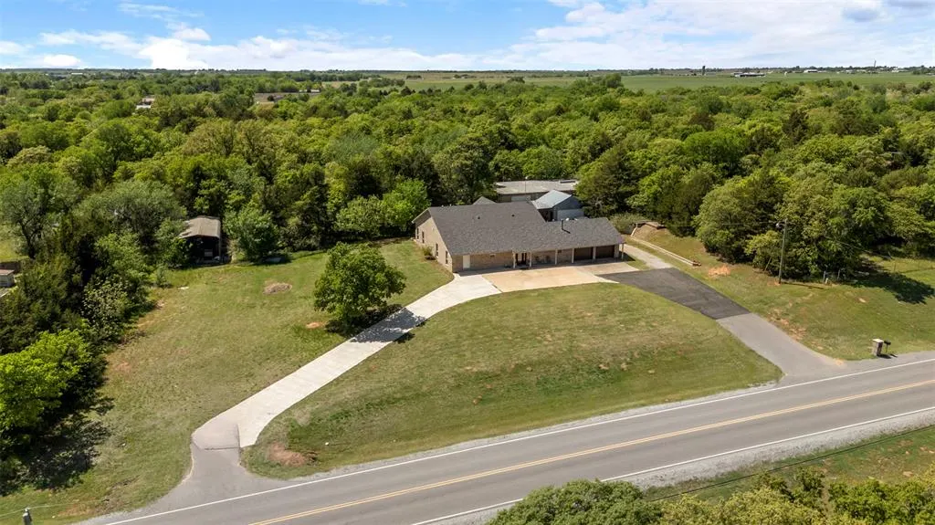 Photo 3 — 212 N Old Highway 81, Ninnekah, OK 73067
