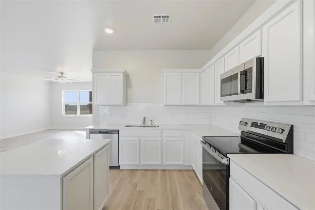 Photo 9 — 8248 Bluestem Trail, El Reno, OK 73036