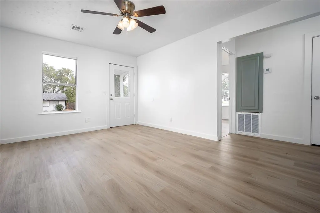 Photo 6 — 119 S Harrison Avenue, Blanchard, OK 73010
