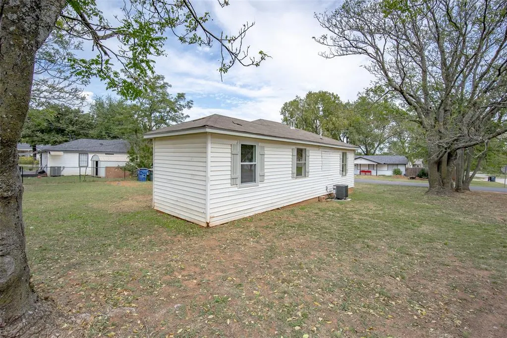 Photo 19 — 119 S Harrison Avenue, Blanchard, OK 73010