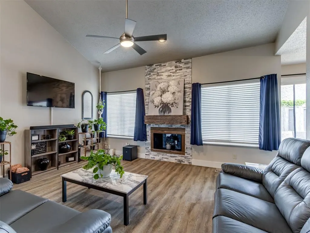 Photo 6 — 9816 Hefner Village Boulevard, Oklahoma City, OK 73162