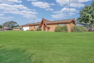 Sold home at 1600 Crestview Drive