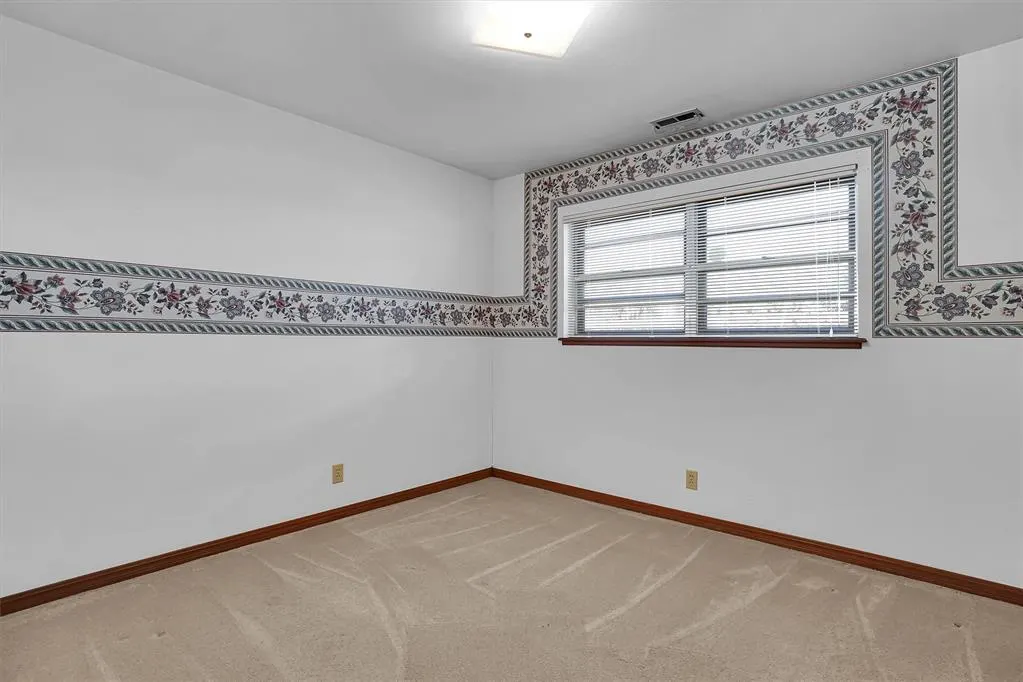 Photo 17 — 1600 Crestview Drive, Cordell, OK 73632