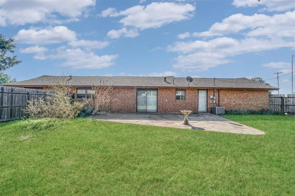 Photo 28 — 1600 Crestview Drive, Cordell, OK 73632