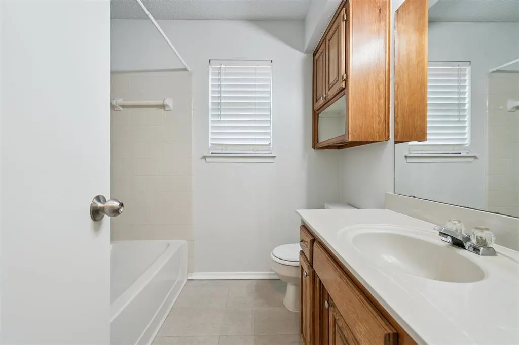 Photo 18 — Address unavailable, Oklahoma City, OK 73135