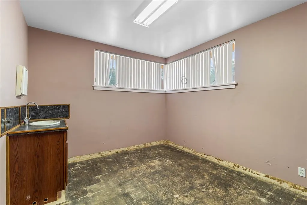 Photo 22 — 116 E Robert S Kerr Boulevard, Wynnewood, OK 73098