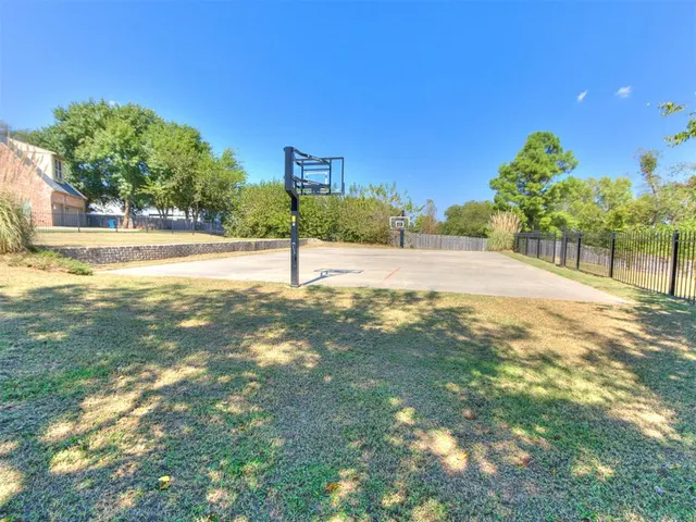 Photo 4 — 4700 Westlakes Road, Norman, OK 73072
