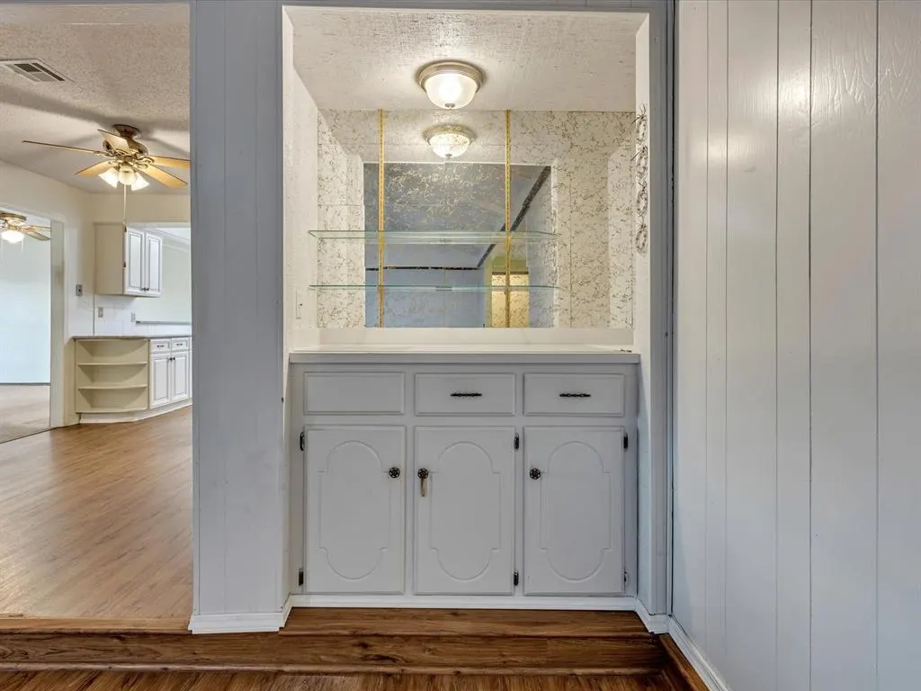 Photo 7 — 10021 Brookmill Court, Oklahoma City, OK 73159