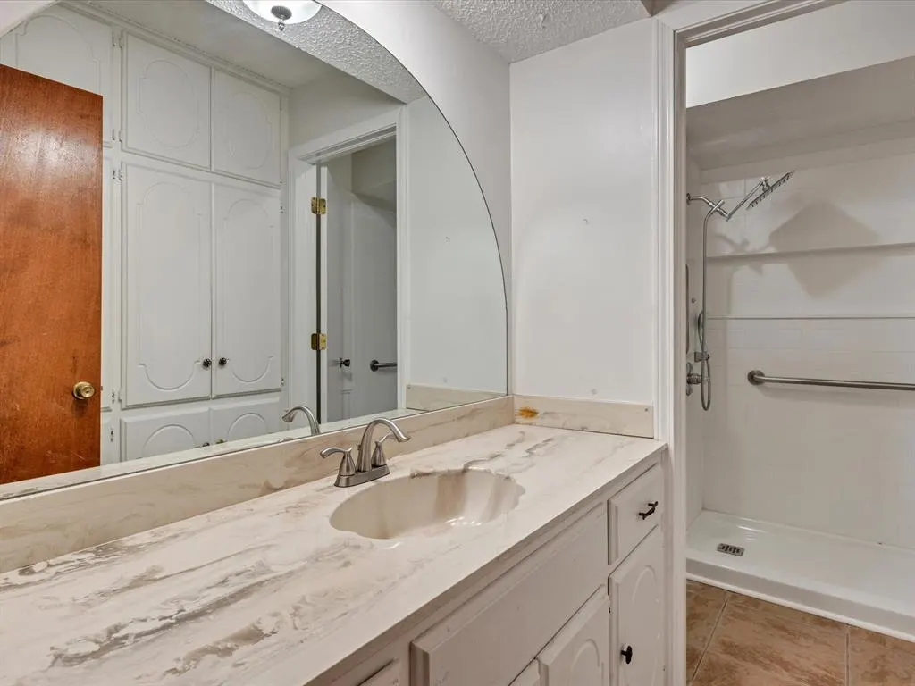 Photo 21 — 10021 Brookmill Court, Oklahoma City, OK 73159