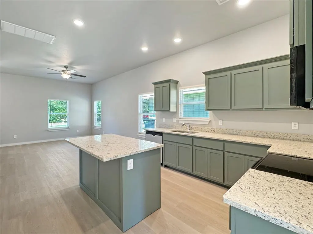 Photo 3 — 1101 N Tucker Avenue, Shawnee, OK 74801