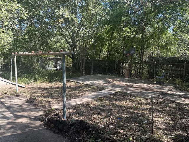 Photo 3 — 118 W Harrison Street, Maud, OK 74854