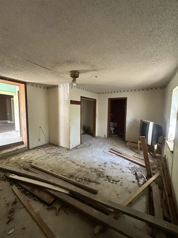 Photo 6 — 118 W Harrison Street, Maud, OK 74854
