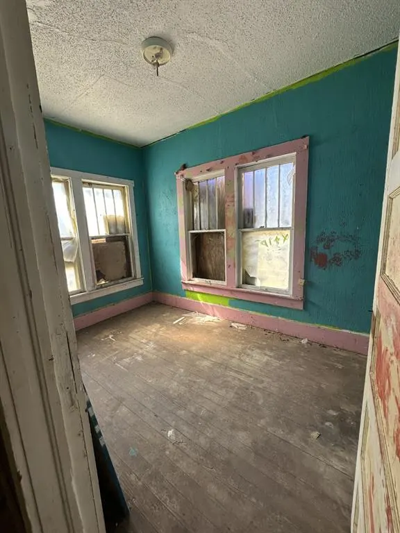 Photo 8 — 118 W Harrison Street, Maud, OK 74854