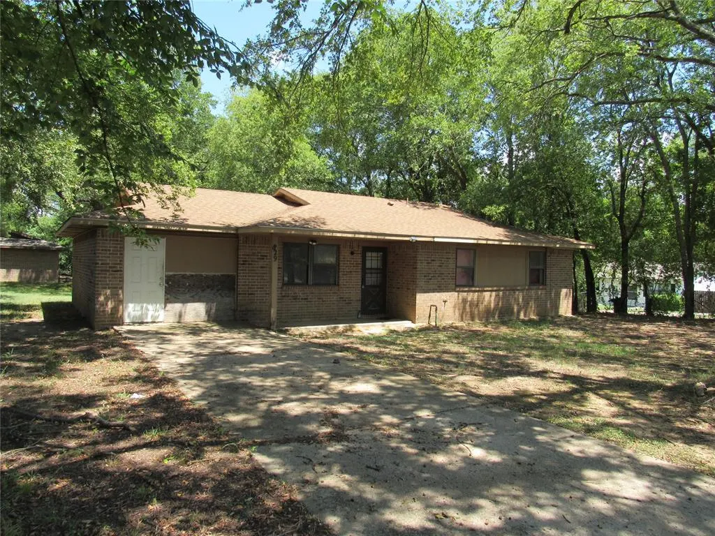Front exterior — 829 NE 2nd Avenue, Ardmore, OK 73401
