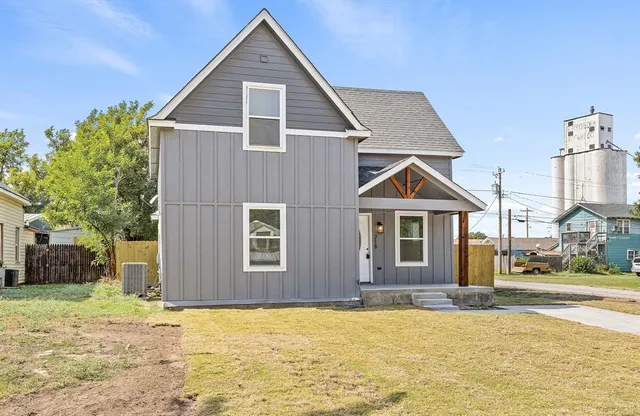 Photo 4 — 718 S Choctaw Avenue, El Reno, OK 73036