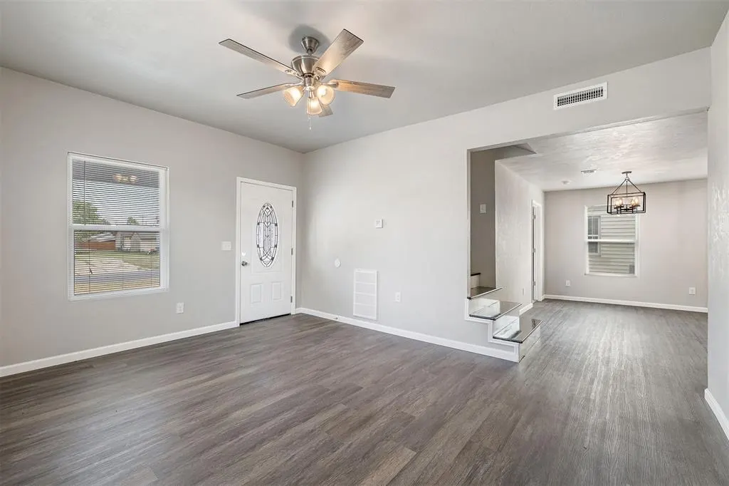 Photo 6 — 718 S Choctaw Avenue, El Reno, OK 73036