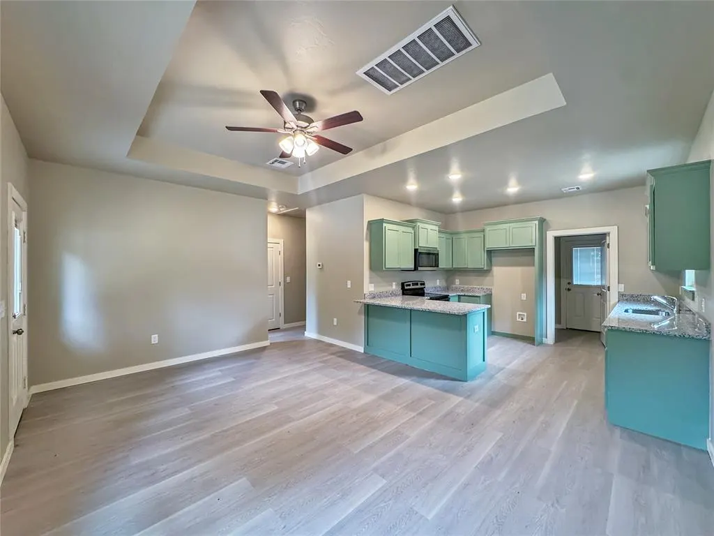 Photo 5 — 412 N Bickford Avenue, El Reno, OK 73036