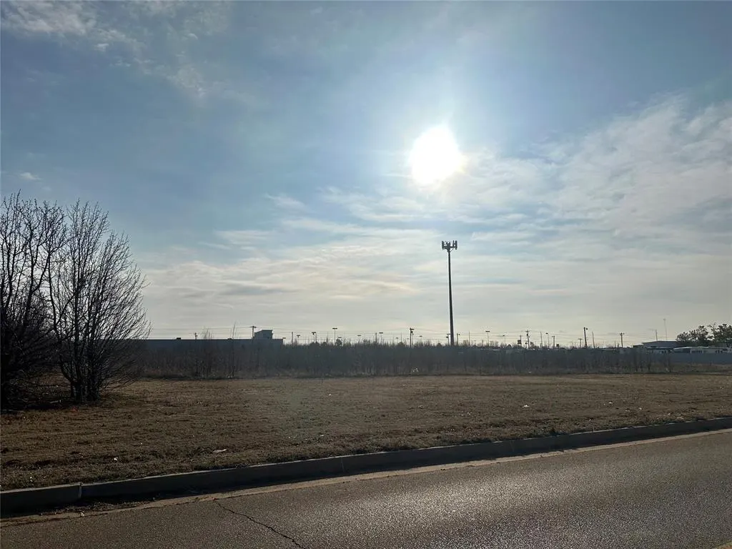 Photo 4 — 0000 S Fretz Avenue, Edmond, OK 73013