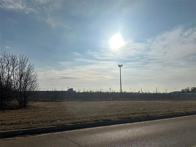 Photo 4 — 0000 S Fretz Avenue, Edmond, OK 73013