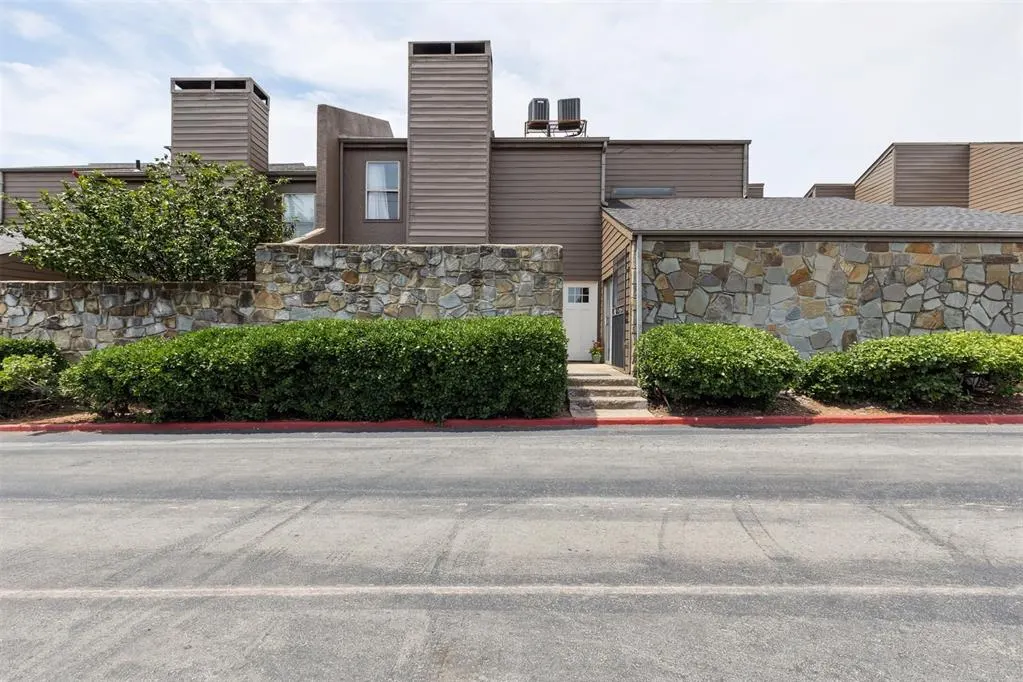Front exterior — 6000 N Pennsylvania Avenue 215A, Oklahoma City, OK 73112