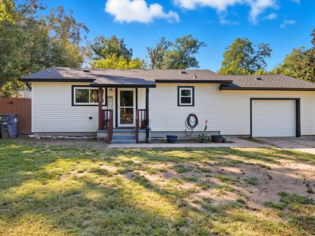 Front exterior — 210 E Boomer Street, Lexington, OK 73051