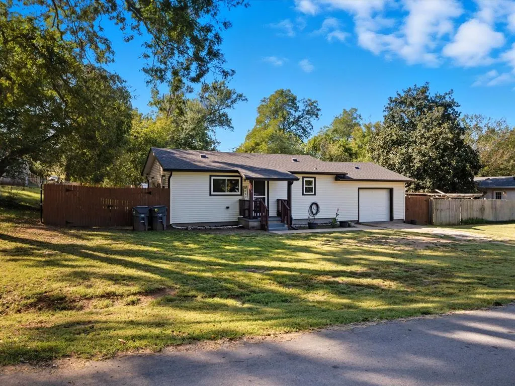 Photo 2 — 210 E Boomer Street, Lexington, OK 73051