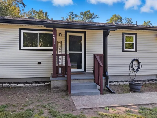 Photo 3 — 210 E Boomer Street, Lexington, OK 73051
