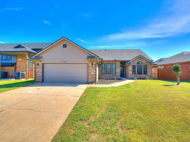 Photo 5 — 8404 Pinewood Drive, Oklahoma City, OK 73135