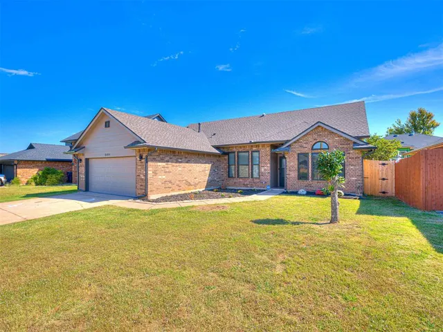 Photo 6 — 8404 Pinewood Drive, Oklahoma City, OK 73135