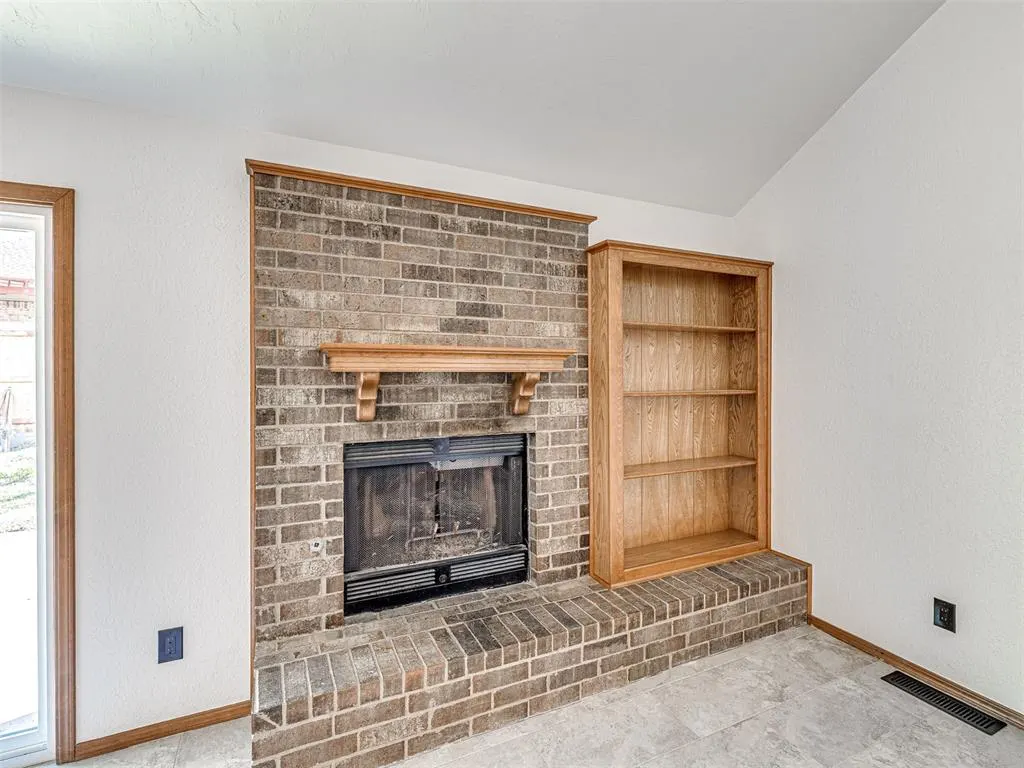 Photo 12 — 8404 Pinewood Drive, Oklahoma City, OK 73135