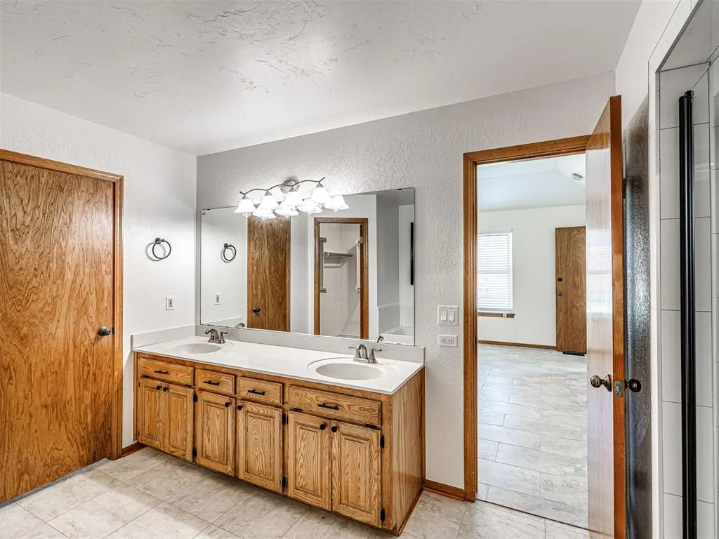 Photo 26 — 8404 Pinewood Drive, Oklahoma City, OK 73135