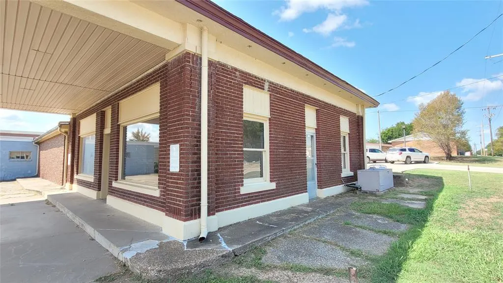 Photo 32 — 127 N 4th Street Street, Okemah, OK 74859