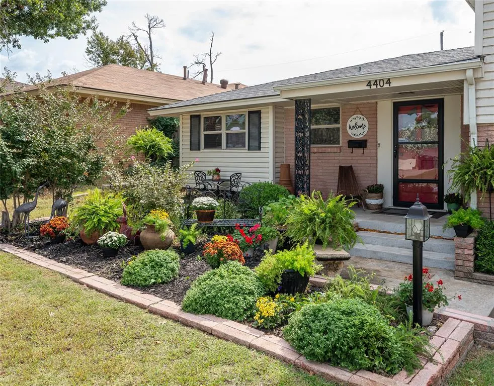 Photo 2 — 4404 NW 56th Terrace, Oklahoma City, OK 73112