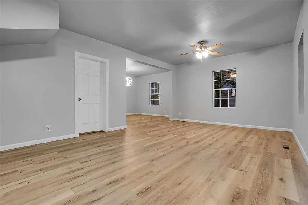 Photo 5 — 519 N West Street, Cordell, OK 73632