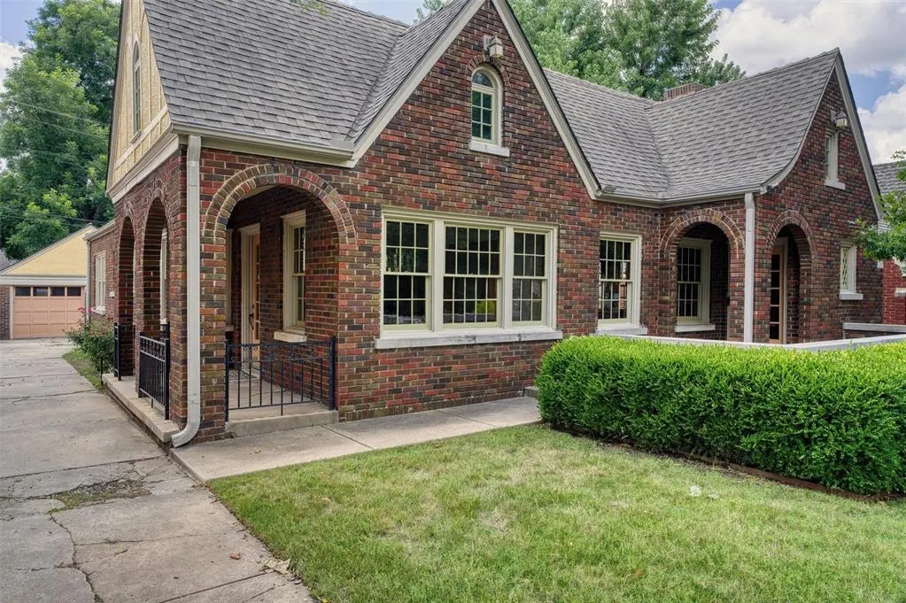 Photo 2 — 216 NW 32nd Street, Oklahoma City, OK 73118