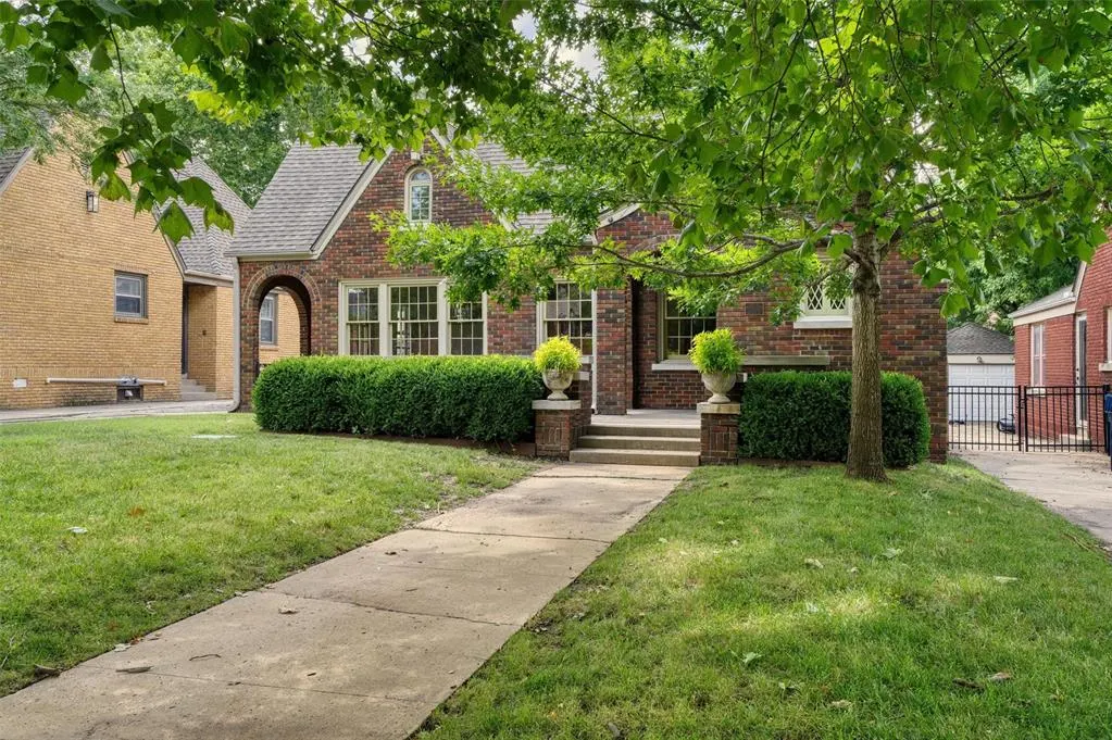 Photo 3 — 216 NW 32nd Street, Oklahoma City, OK 73118