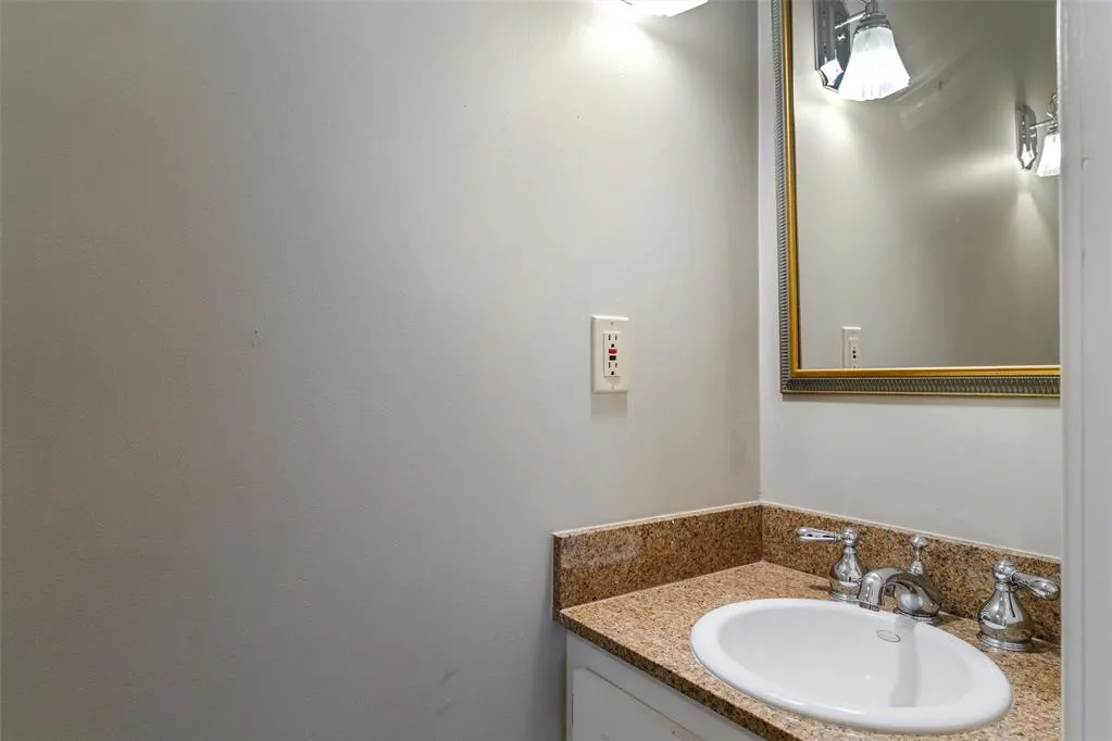 Photo 15 — 216 NW 32nd Street, Oklahoma City, OK 73118